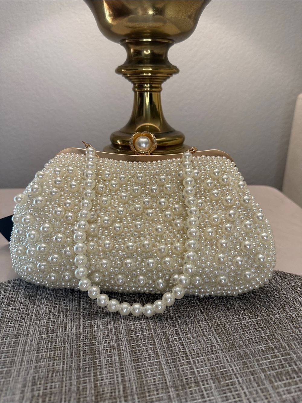 Pearl-Embellished Ivory Evening Clutch with Detachable Chain - Picture 2 of 6